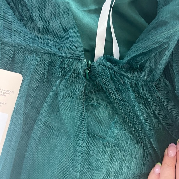 Revelry Dress - Thea | Emerald | Size 10 - Picture 3 of 3